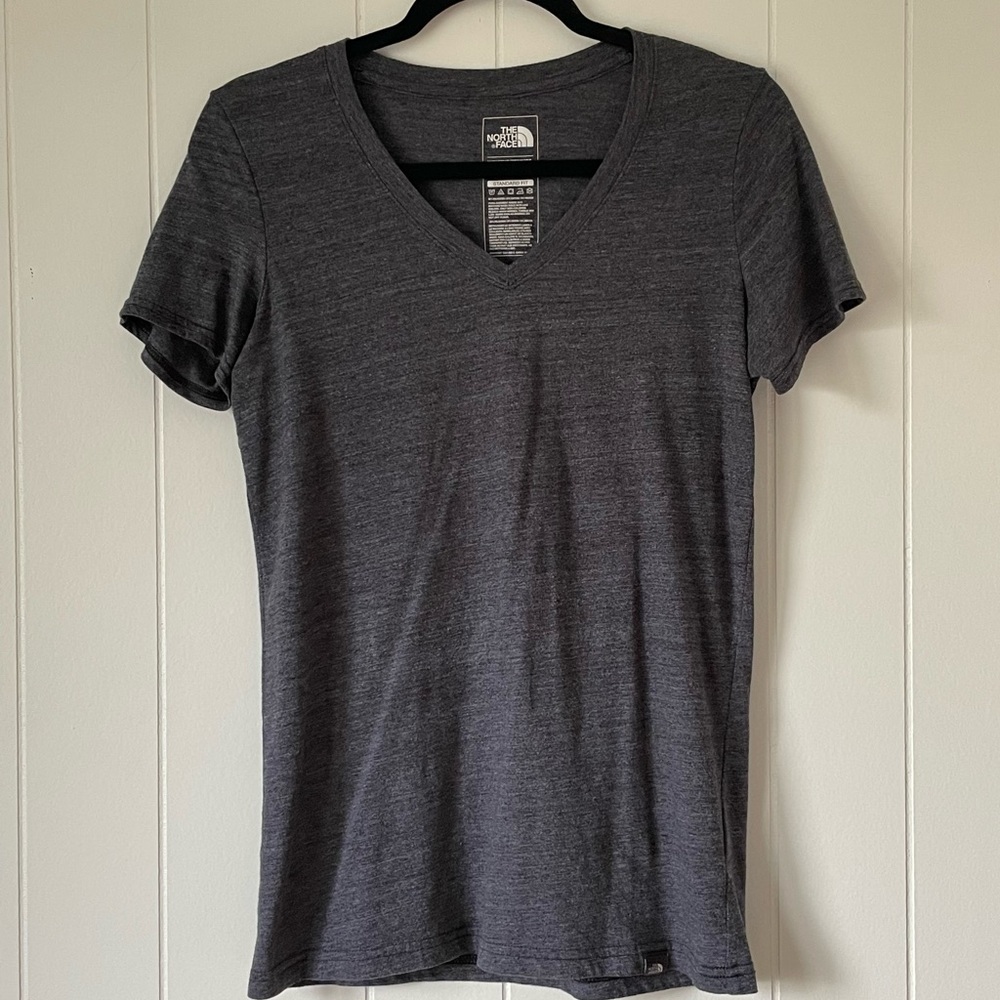 Women’s The North Face Charcoal Tee Size Small